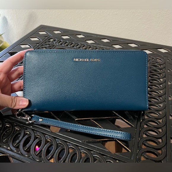 Michael Kors Handbags - Michael Kors Leather Wallet
